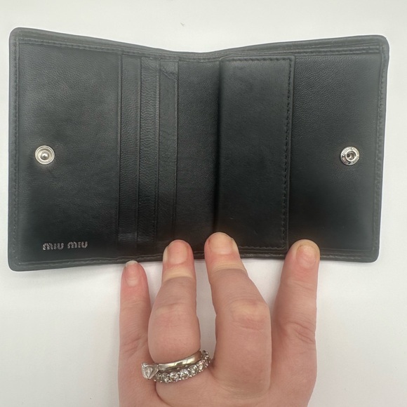 Miu Miu Matelasse Bigold Wallet Bijon Pearl Excellent Like New Condition - Picture 10 of 10